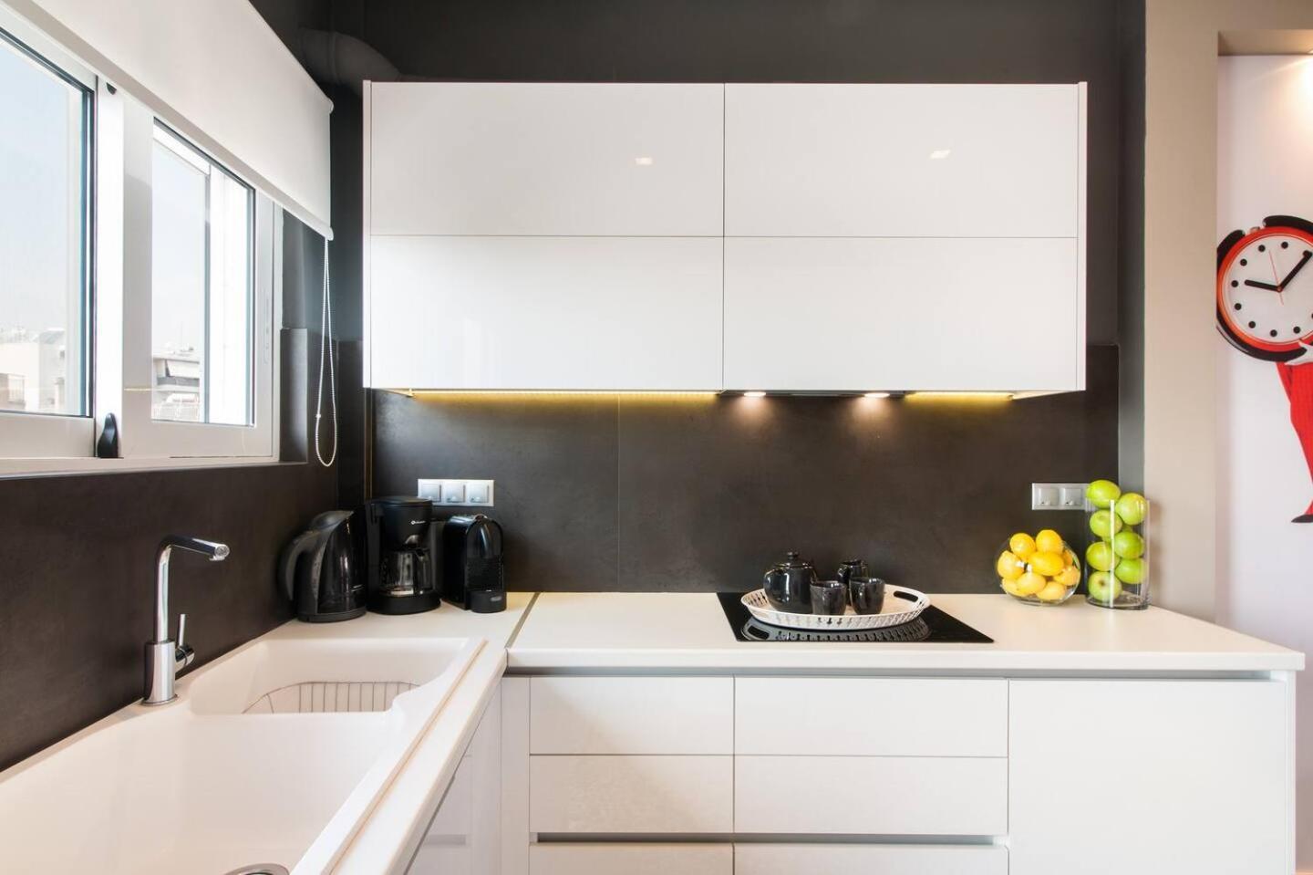 Ma Maison Nο 1, Penthouse, Acropolis And Lycabettus View, Ultra High Speed Internet 300 Mbps, 15' To Acropolis By Metro, 1' From Metro Station 아테네 외부 사진